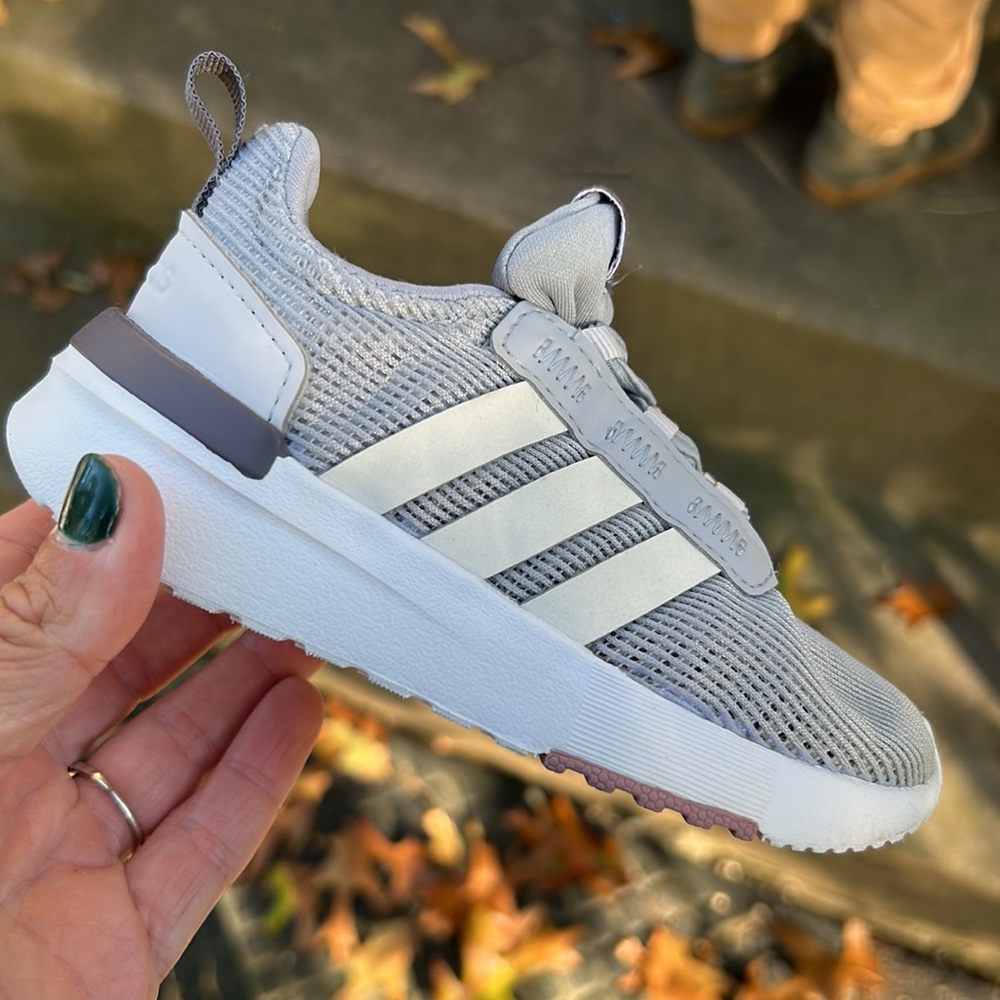Size 7 toddler adidas
